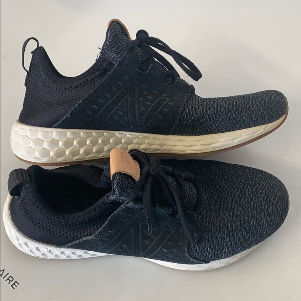 New balance tennis shoes